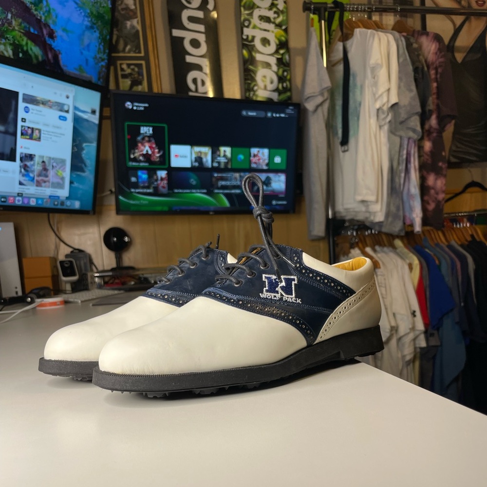 Vintage university of Reno, Nevada signature, golf shoes, alumni UNR